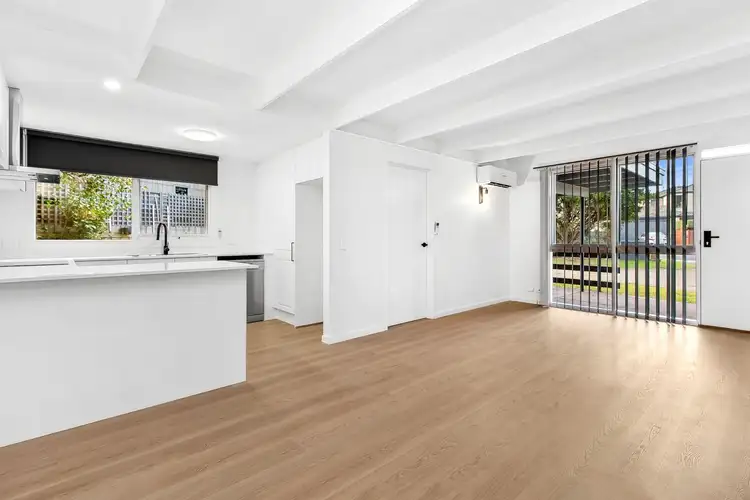 1/16 Separation Street
