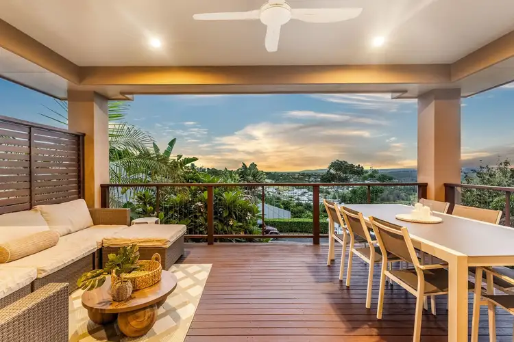 2/10 Warrawee Drive