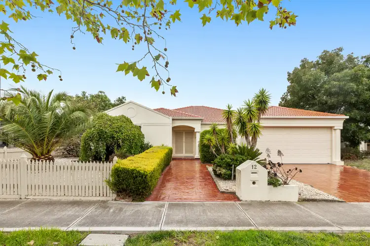 12 Wentworth Drive