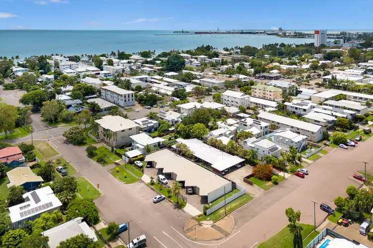 2/25 McKinley Street, North Ward QLD 4810