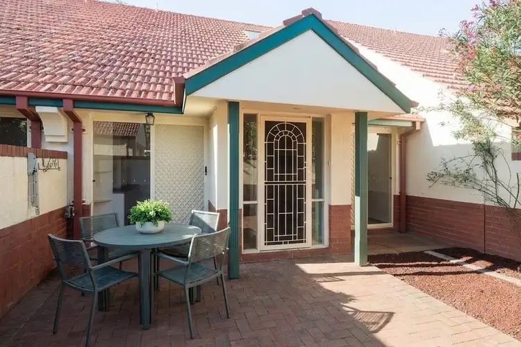 2/32 Gooreen Street