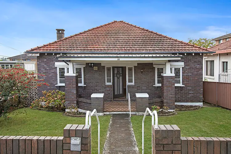 90 Hampden Road