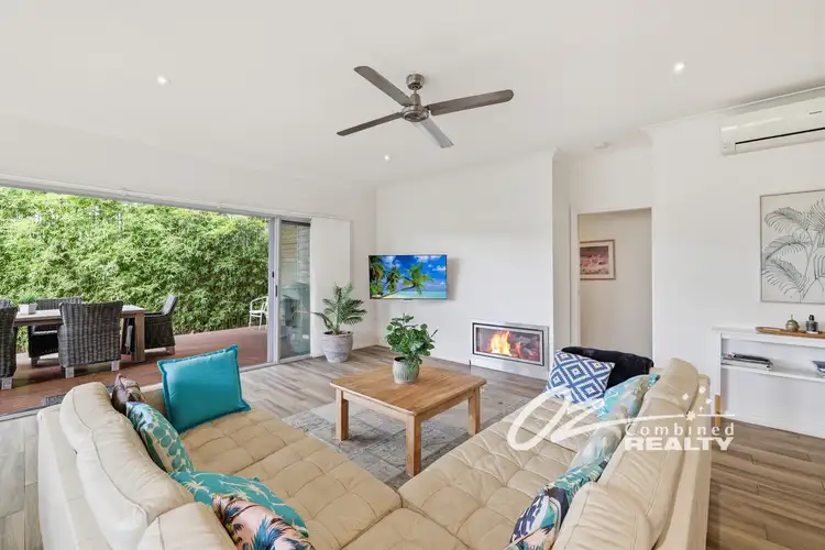 16 Deas Thomson Street