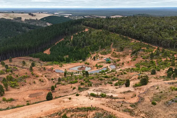 Lot 100 Brockman Highway