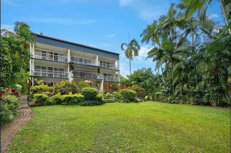 8/6 Deauville Close