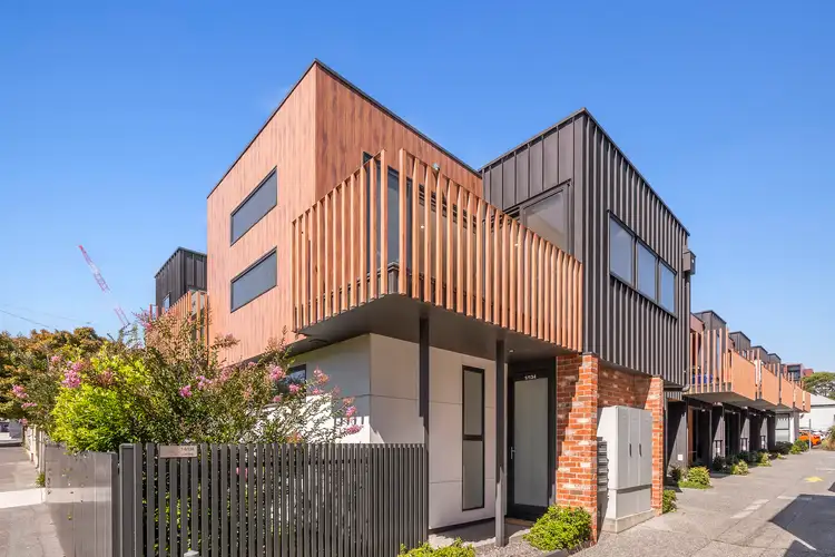 1/134 Little Ryrie Street