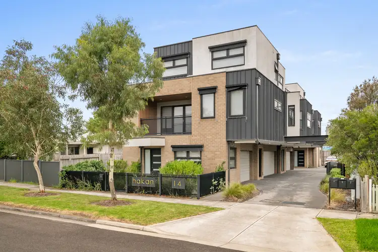 2/14 Lorensen Avenue