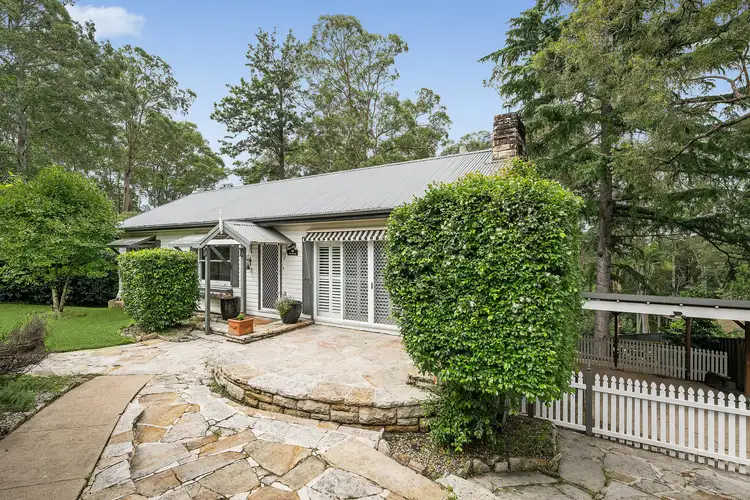 7 Hawkesbury Road