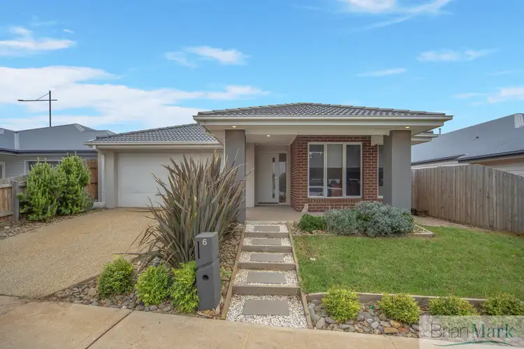 6 Woodstock Drive