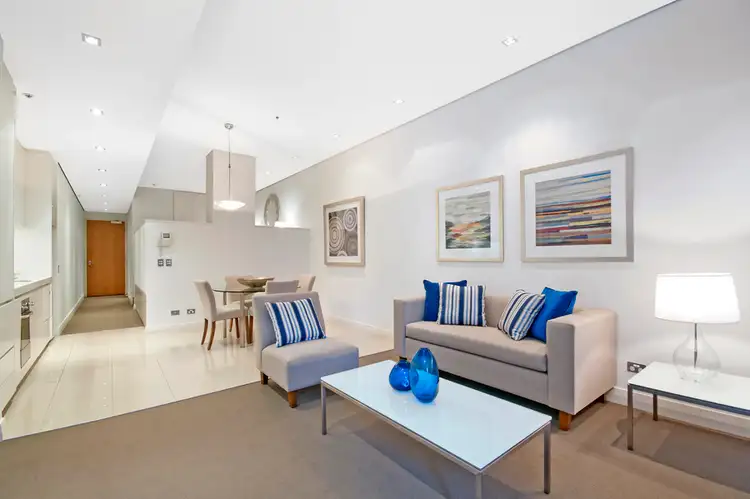 706/8 Glen Street