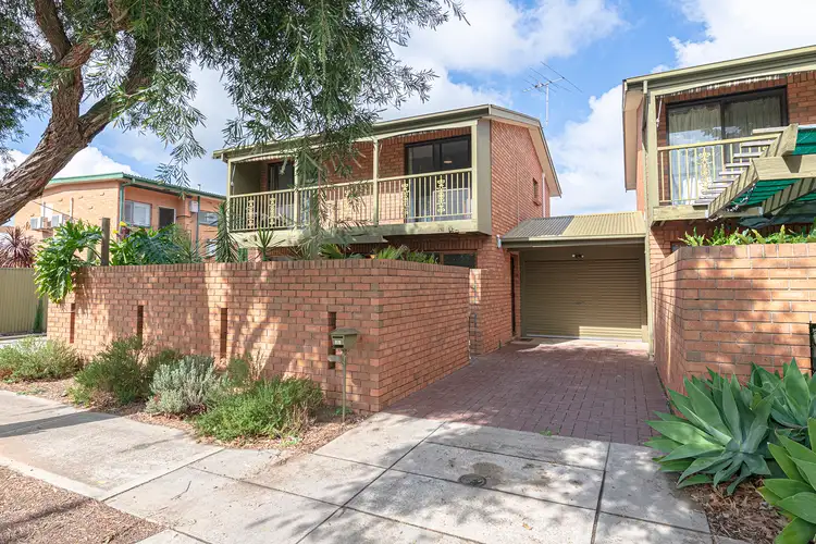 1/8 Hare Street