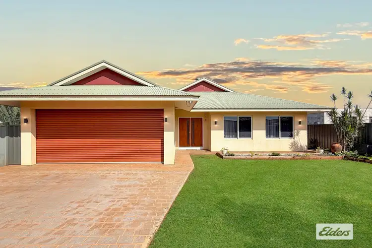 32 Bradshaw Crescent