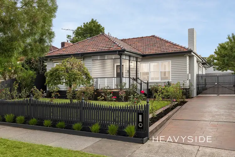 16 Moona Street