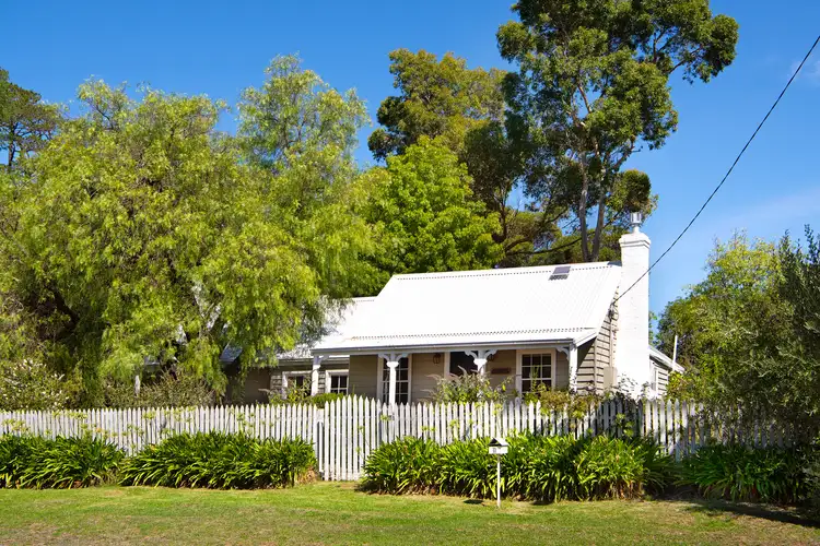 11 Baxter Street