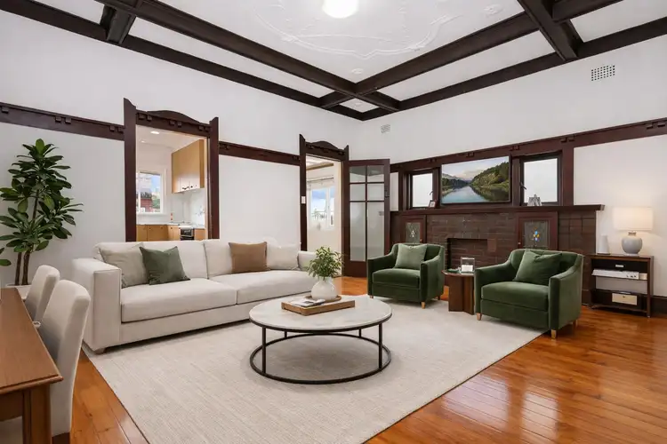 6/9B Carr Street