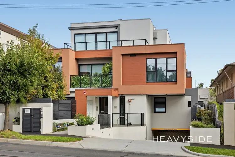 G02/1280 Toorak Road