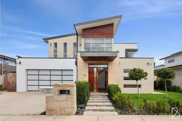 79 Cocoparra Crescent