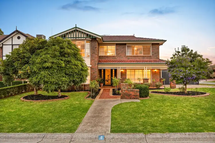 4 Wakelin Crescent