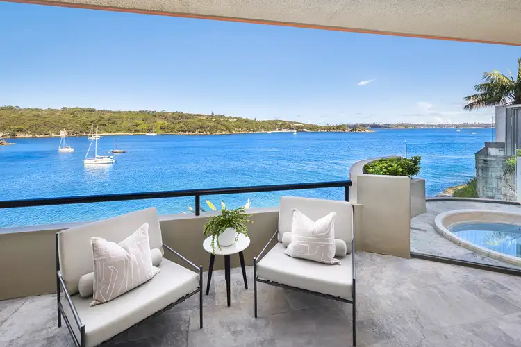 2/6 Addison Road