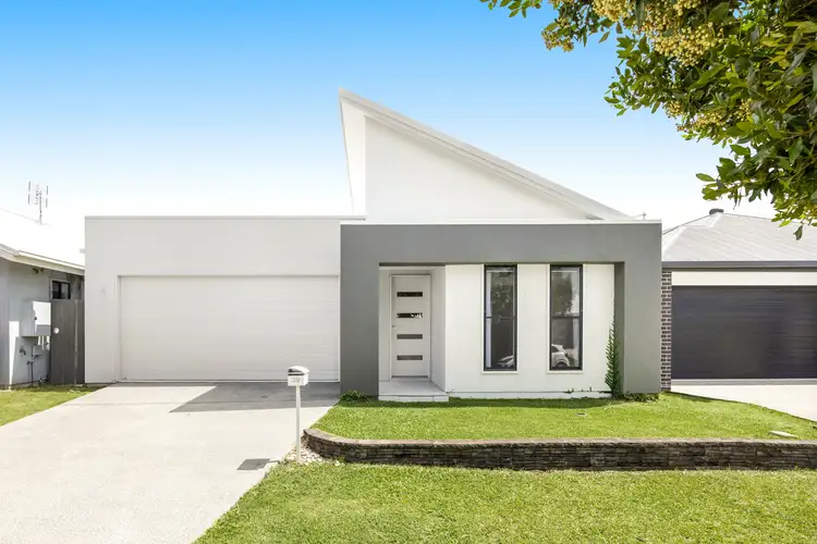 39 Roseleaf Crescent