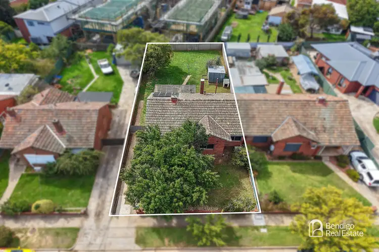 28 Churchill Avenue