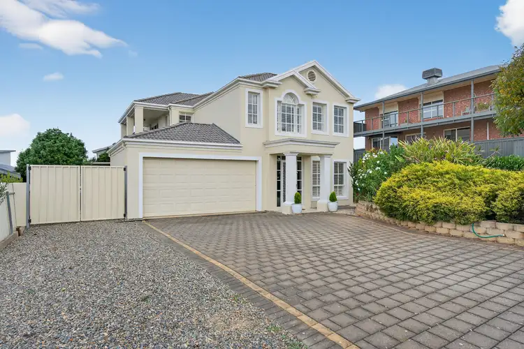 15 Mayflower Court