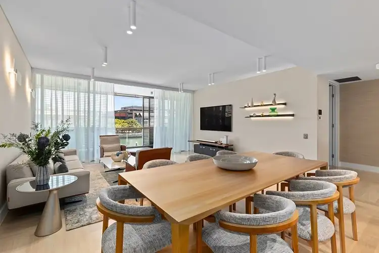 21/56 Pirrama Road