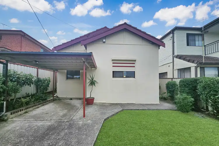 16 Prairie Vale Road