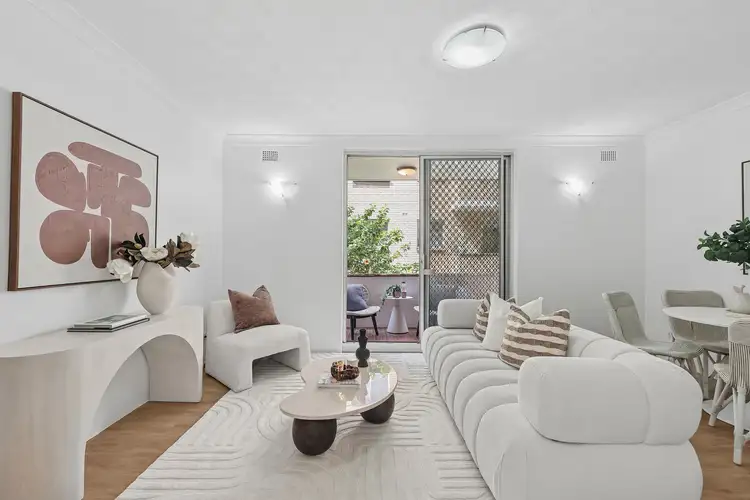 2/52-54 Orpington Street