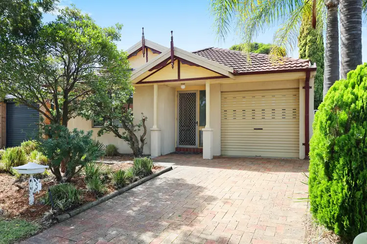 5 Murray Court