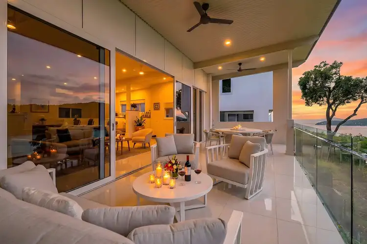 25 Airlie View