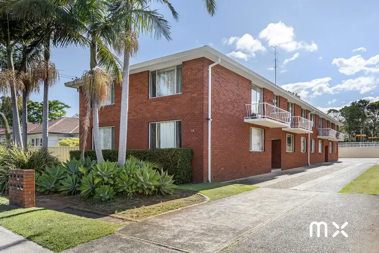 6/10 Montague Street