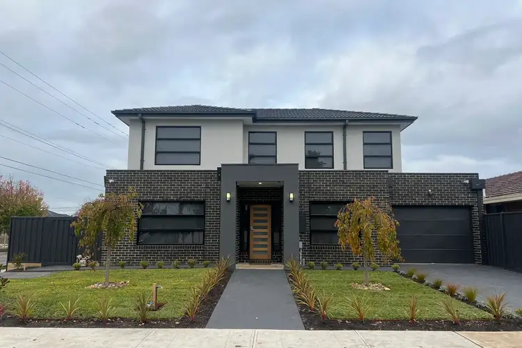 10 Munro Street