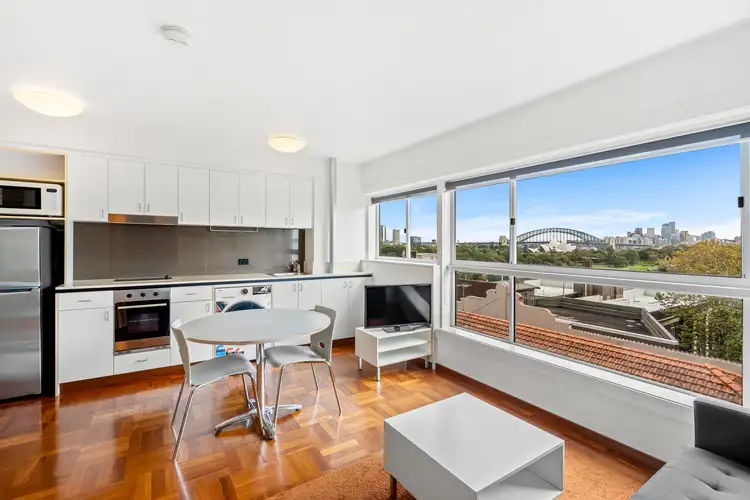 35/15 Wylde Street