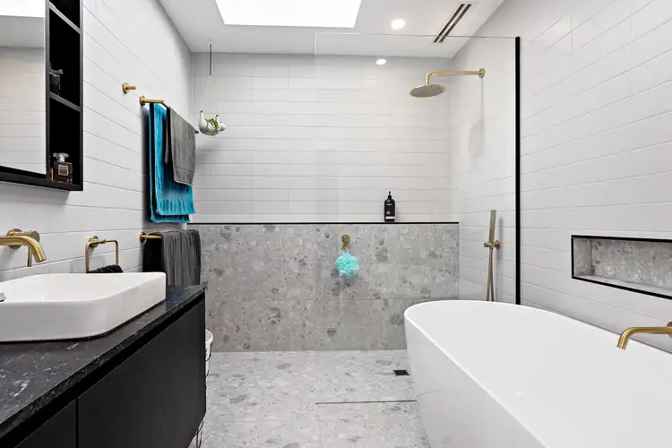 2/13 Kitchener Road