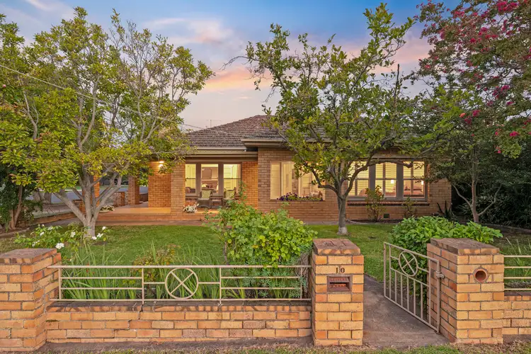 10 Turnbull Street