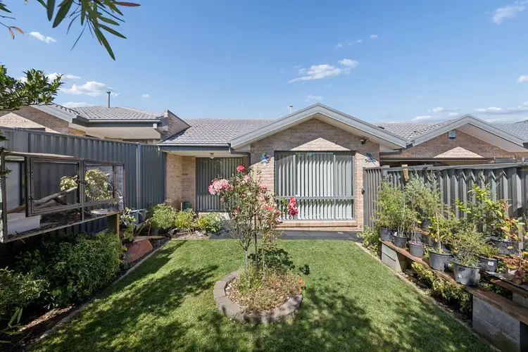 8/30 Betty Maloney Crescent