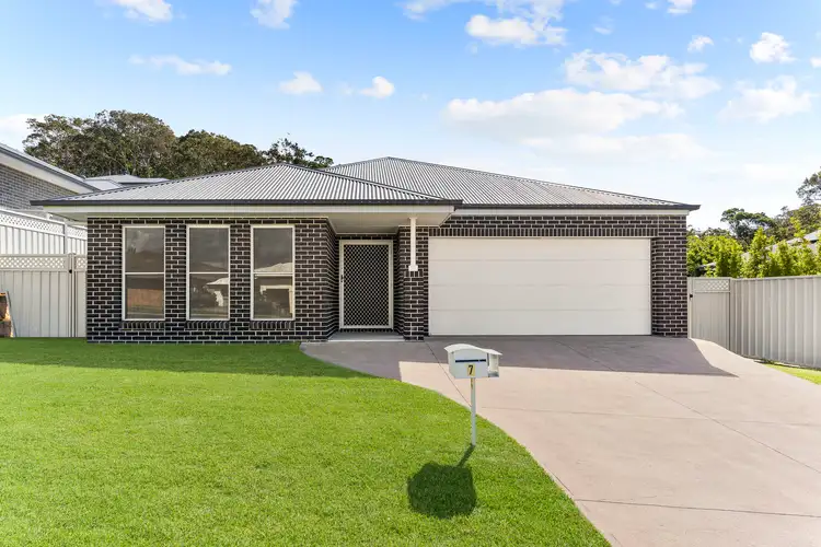 7 Adele Avenue