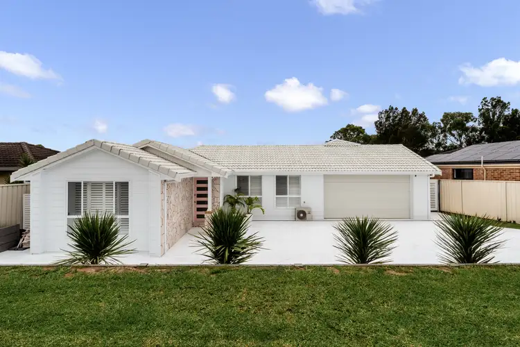 13 Gloucester Circuit