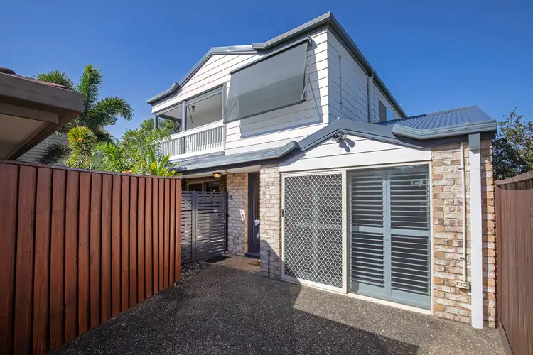 2/70 Palm Beach Avenue