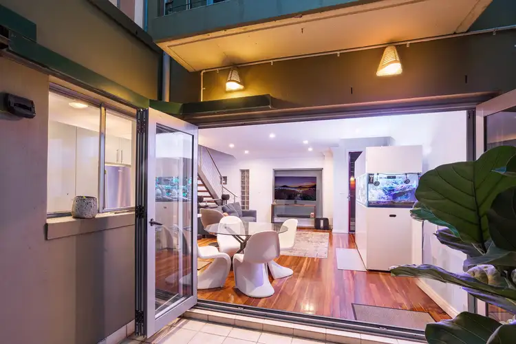3/96-98 Buckland Street