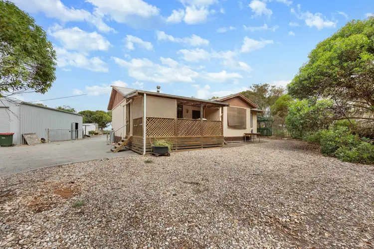 277 Bratten Road