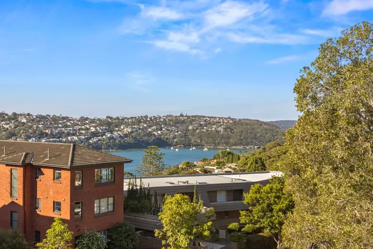 8/30 Warringah Road