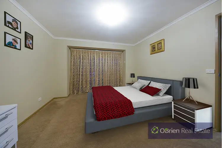Fifth view of Homely house listing, 9 Craigton Court, Cranbourne North VIC 3977