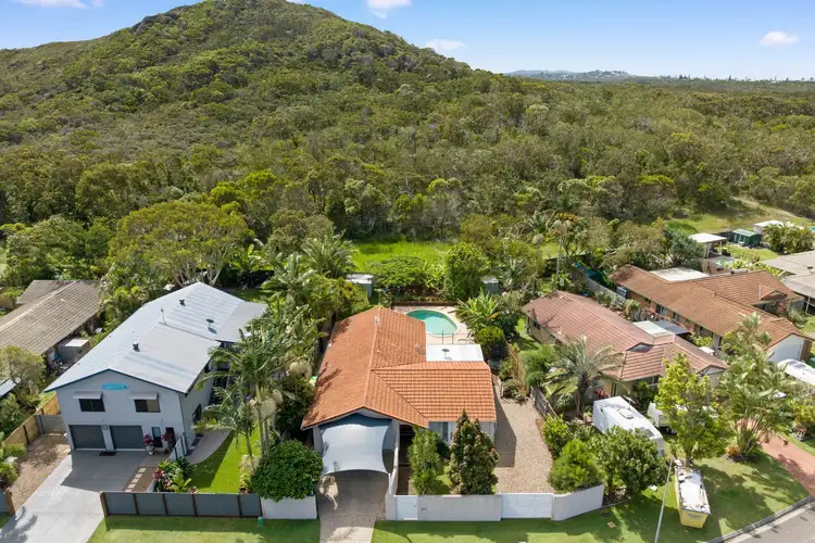 7 Waratah Close