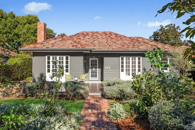 1 Hargraves Crescent