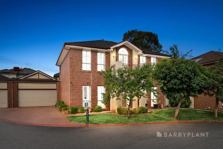 12 Hummingbird Place