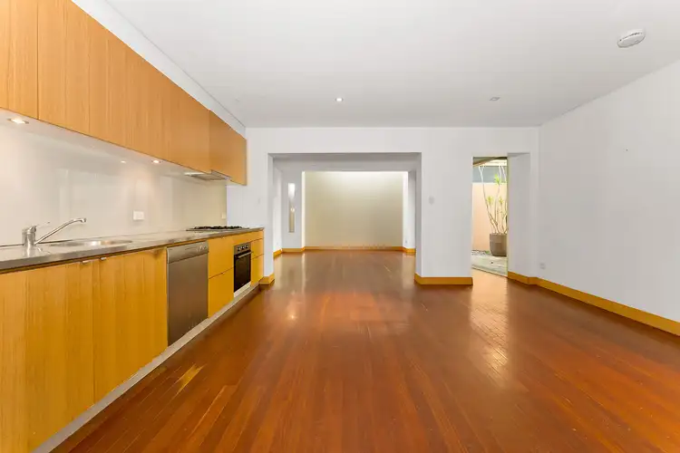2/4 Davey Street