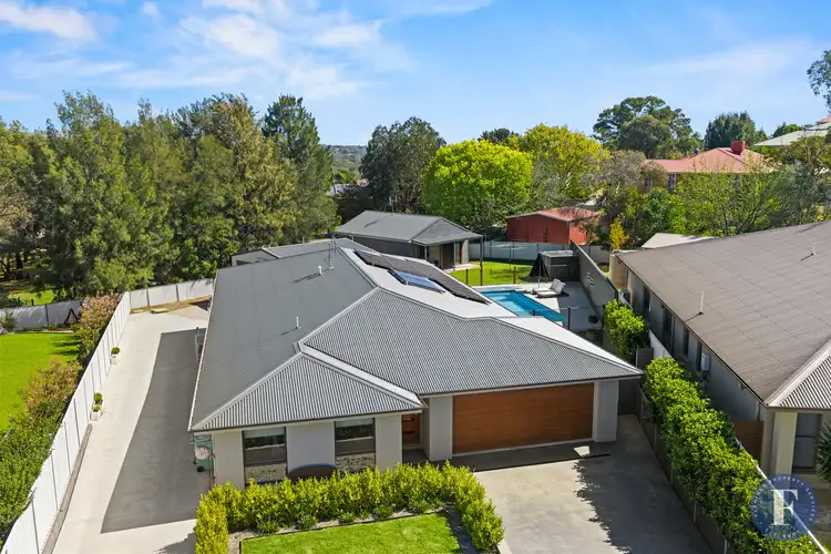 13 Settlers Place