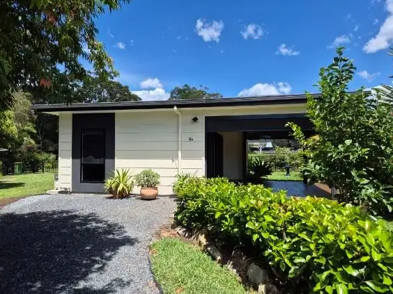 8a Tropic Gardens Drive
